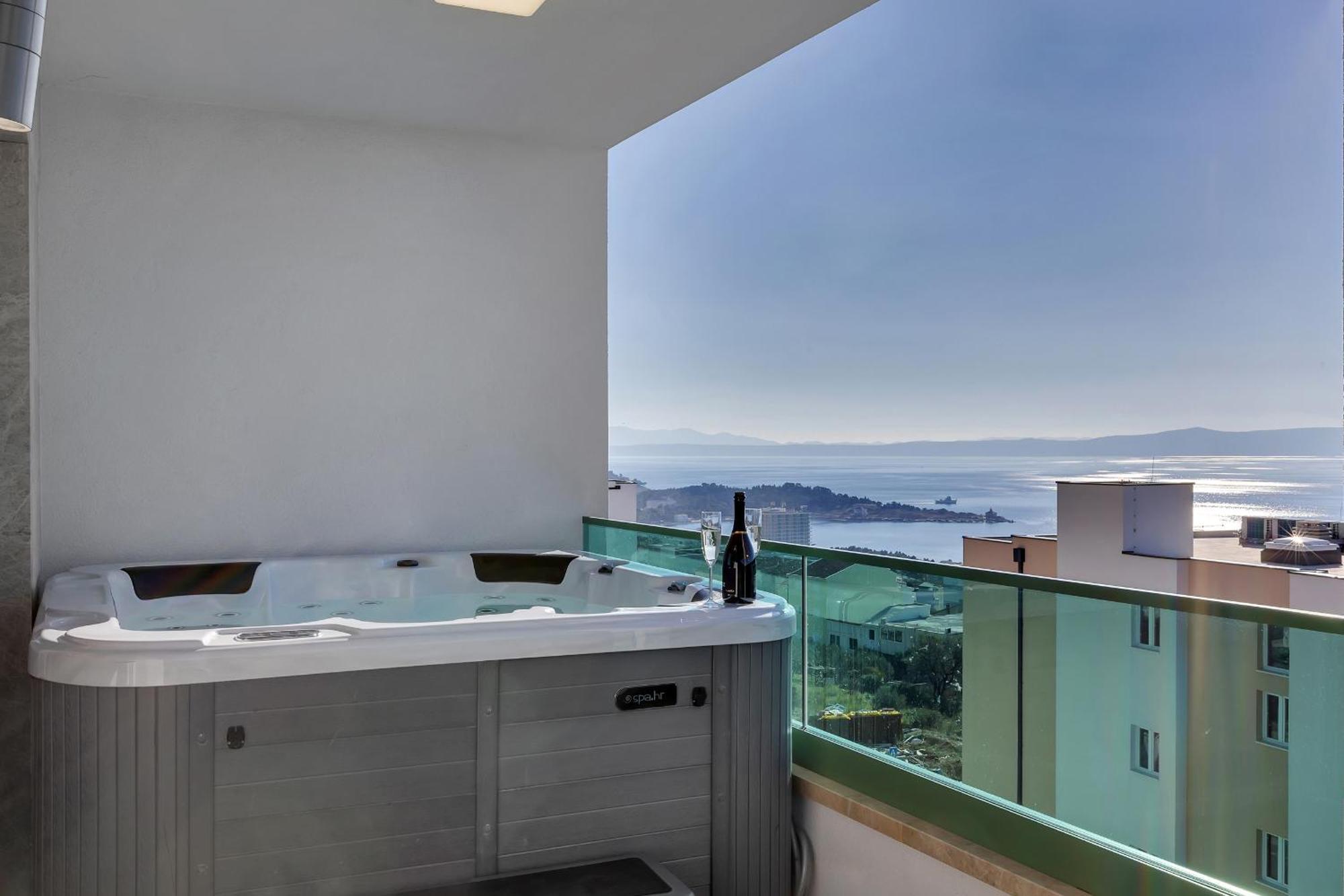 Exclusive Penthouse Big Blue With Private Jacuzzi Apartment Makarska Exterior foto