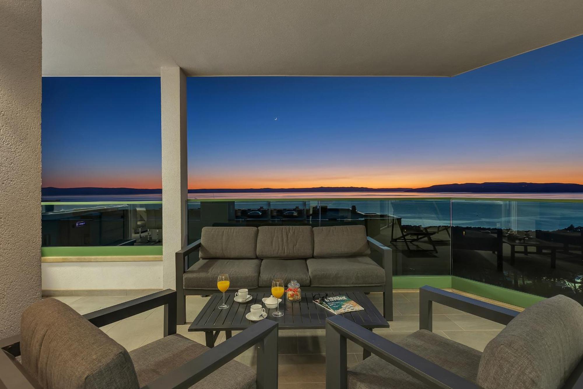 Exclusive Penthouse Big Blue With Private Jacuzzi Apartment Makarska Exterior foto