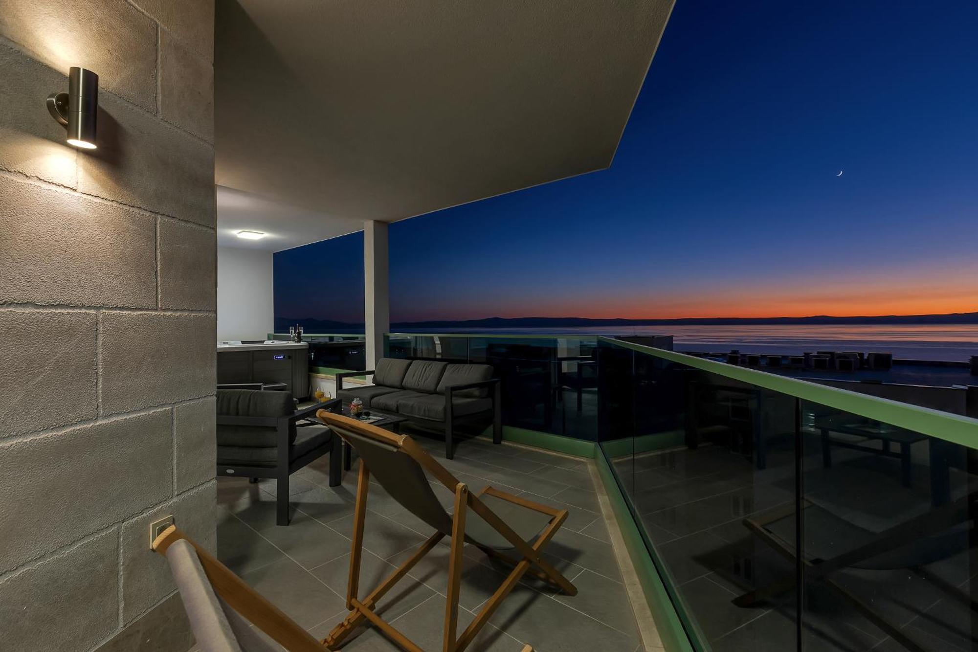 Exclusive Penthouse Big Blue With Private Jacuzzi Apartment Makarska Exterior foto