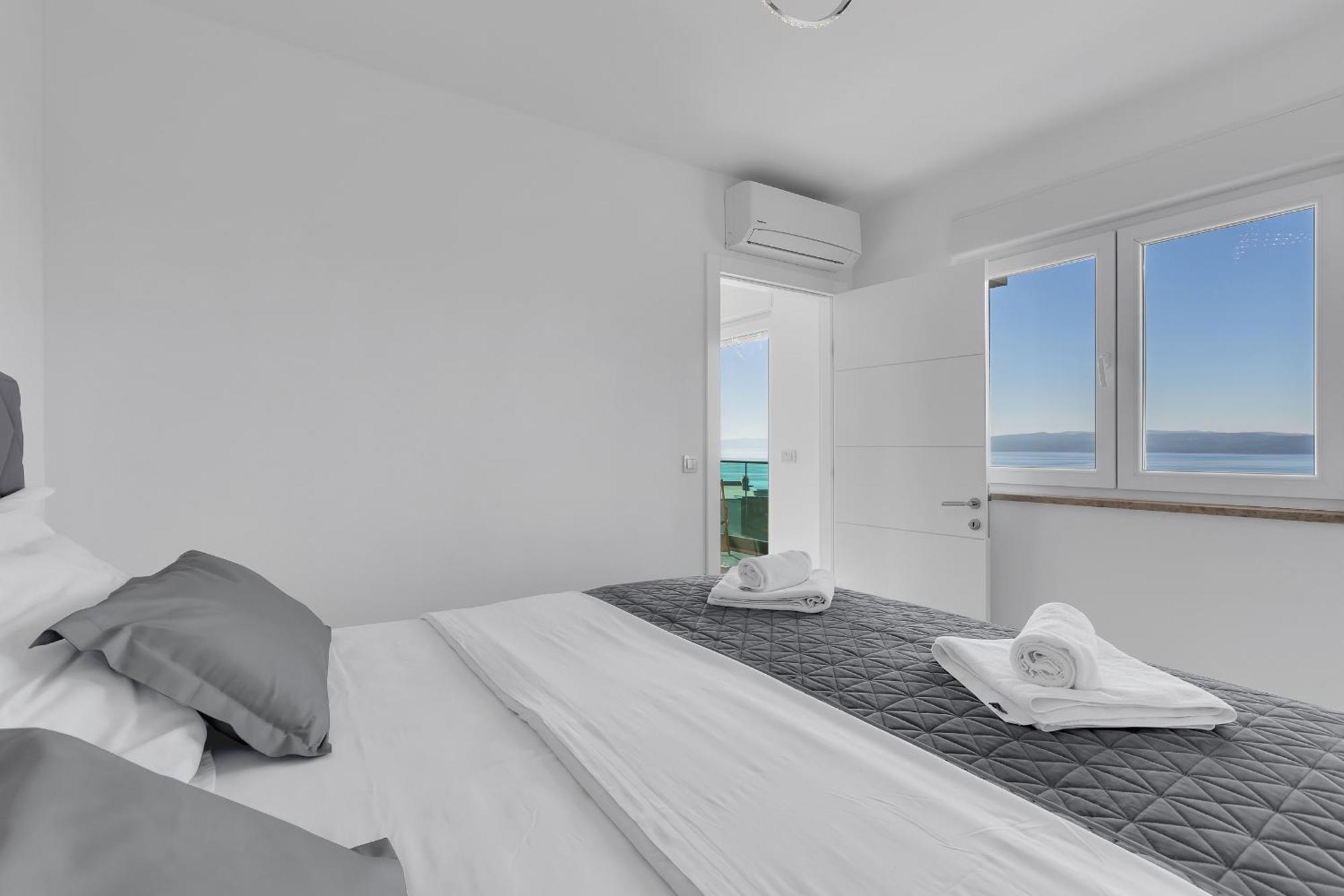 Exclusive Penthouse Big Blue With Private Jacuzzi Apartment Makarska Exterior foto