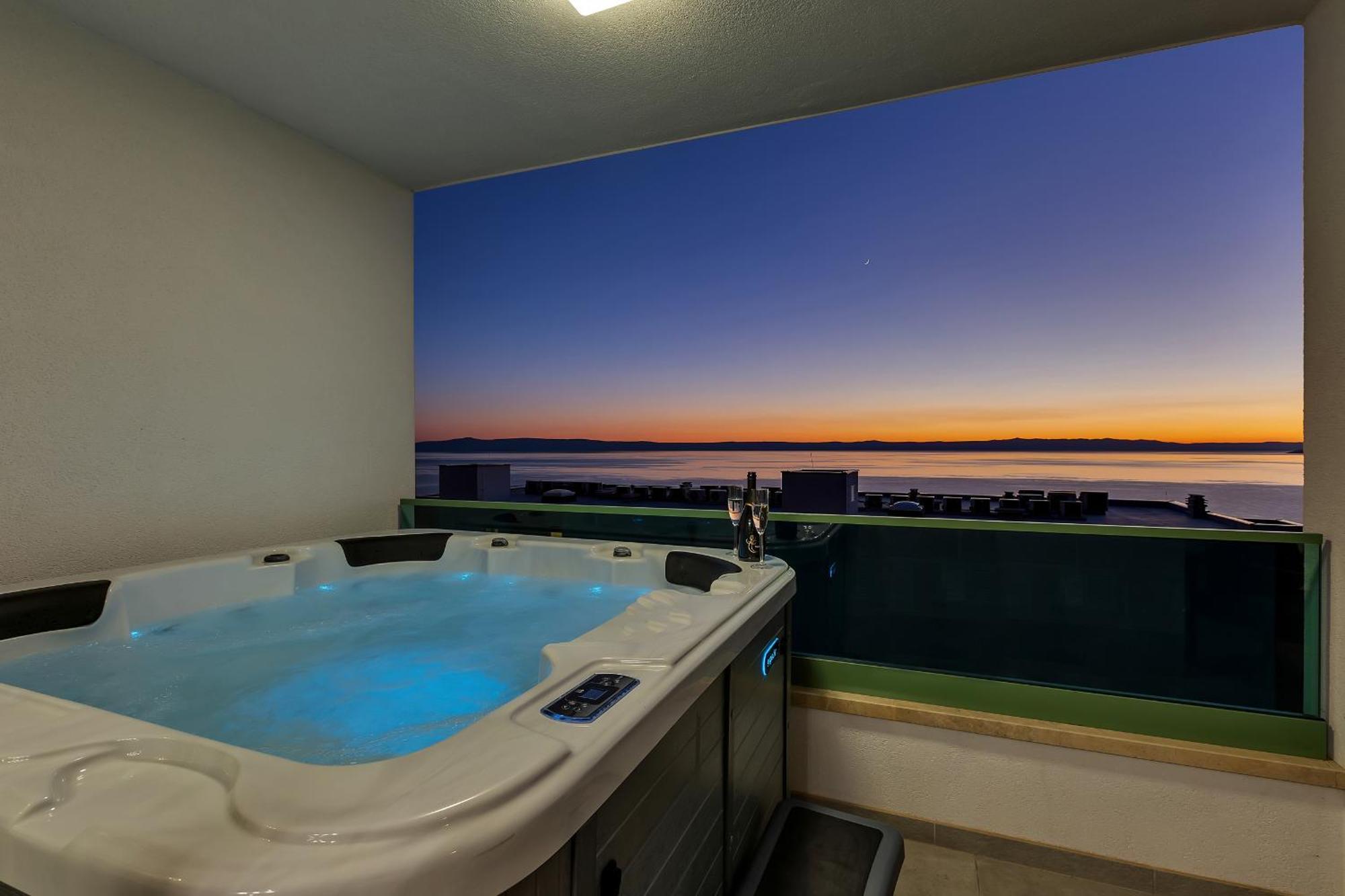 Exclusive Penthouse Big Blue With Private Jacuzzi Apartment Makarska Exterior foto