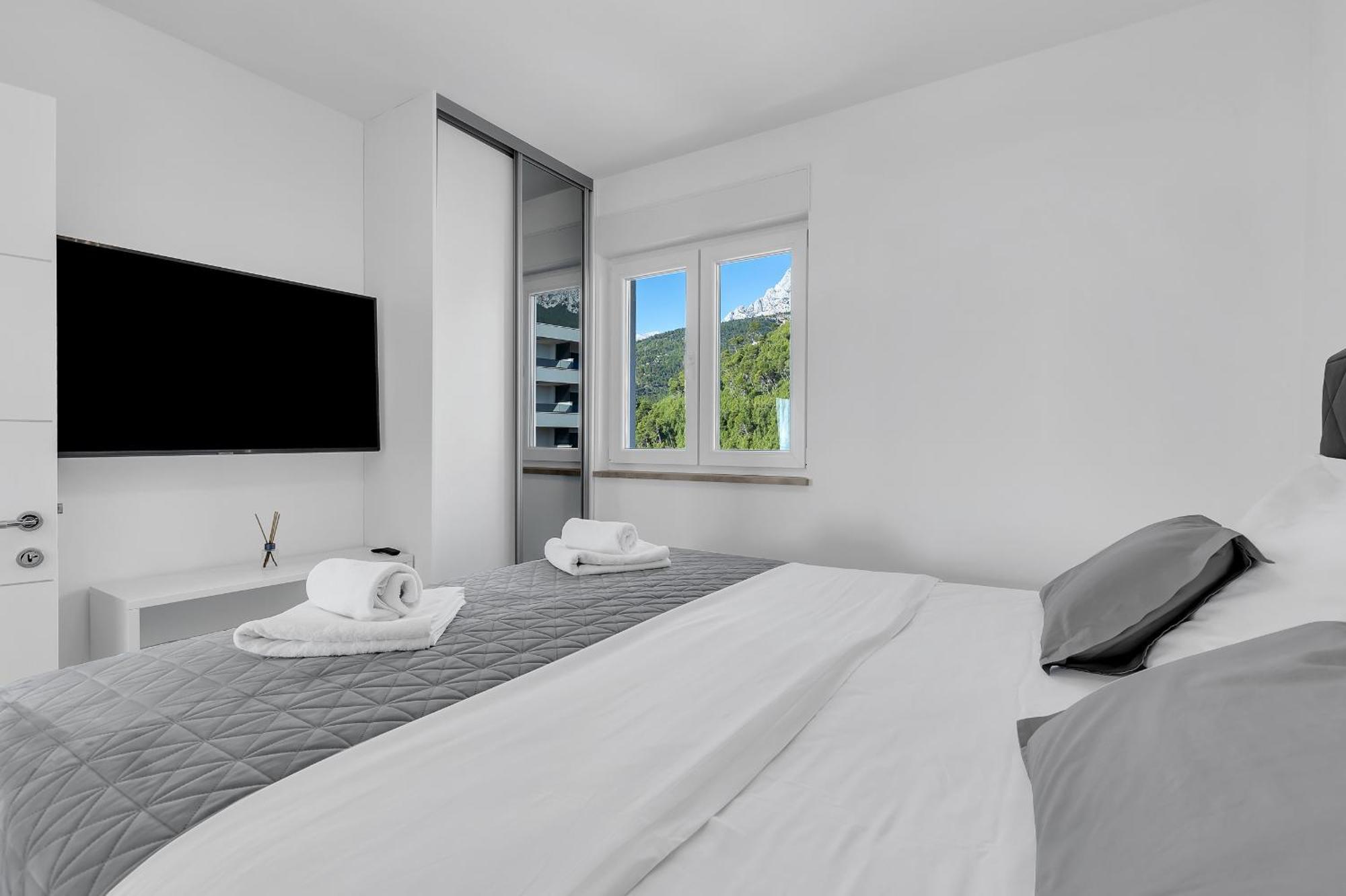 Exclusive Penthouse Big Blue With Private Jacuzzi Apartment Makarska Exterior foto